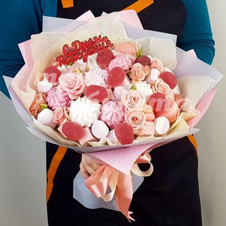 Букет из зефира и макарун