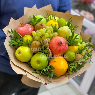 Букет из гранатов, лаймов и яблок