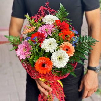 Букет из 11 разноцветных гербер
